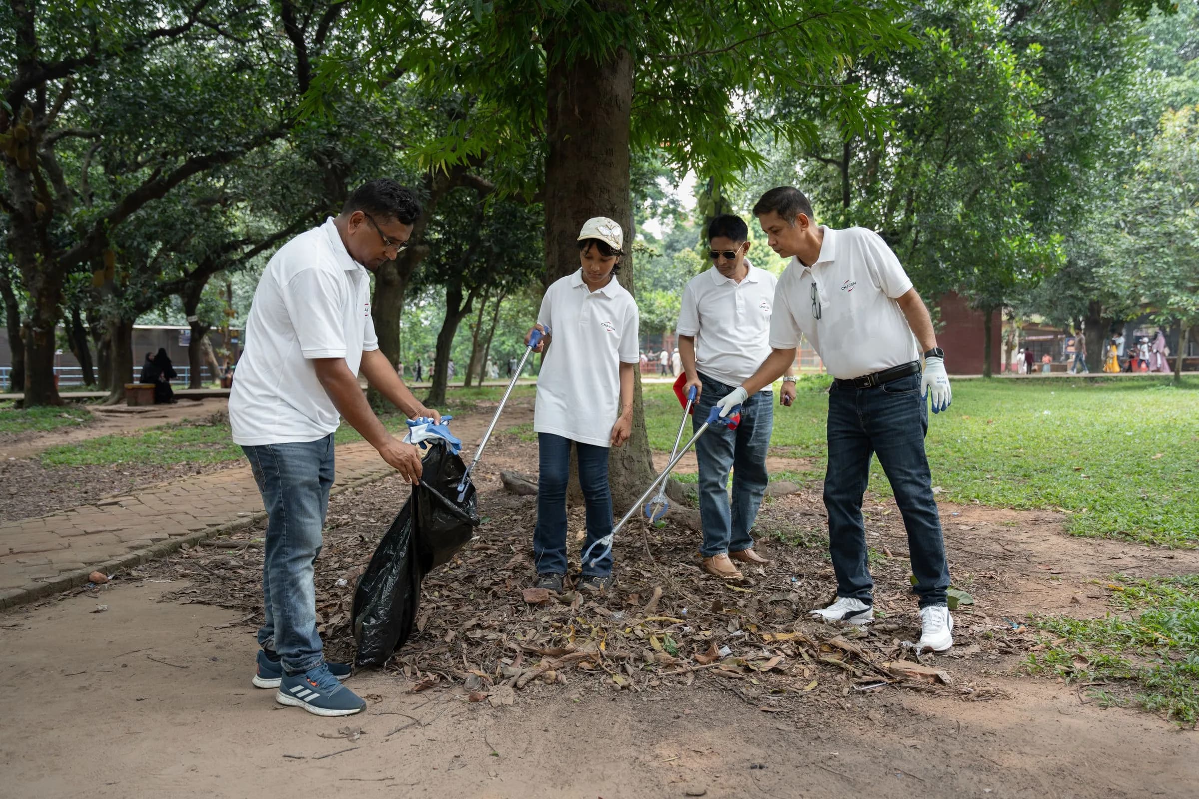 Group leaf and litter cleanup